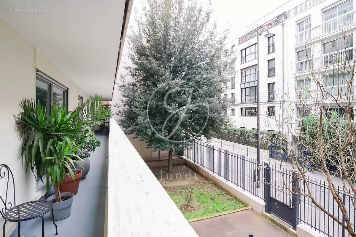 Appartement à PARIS-11E