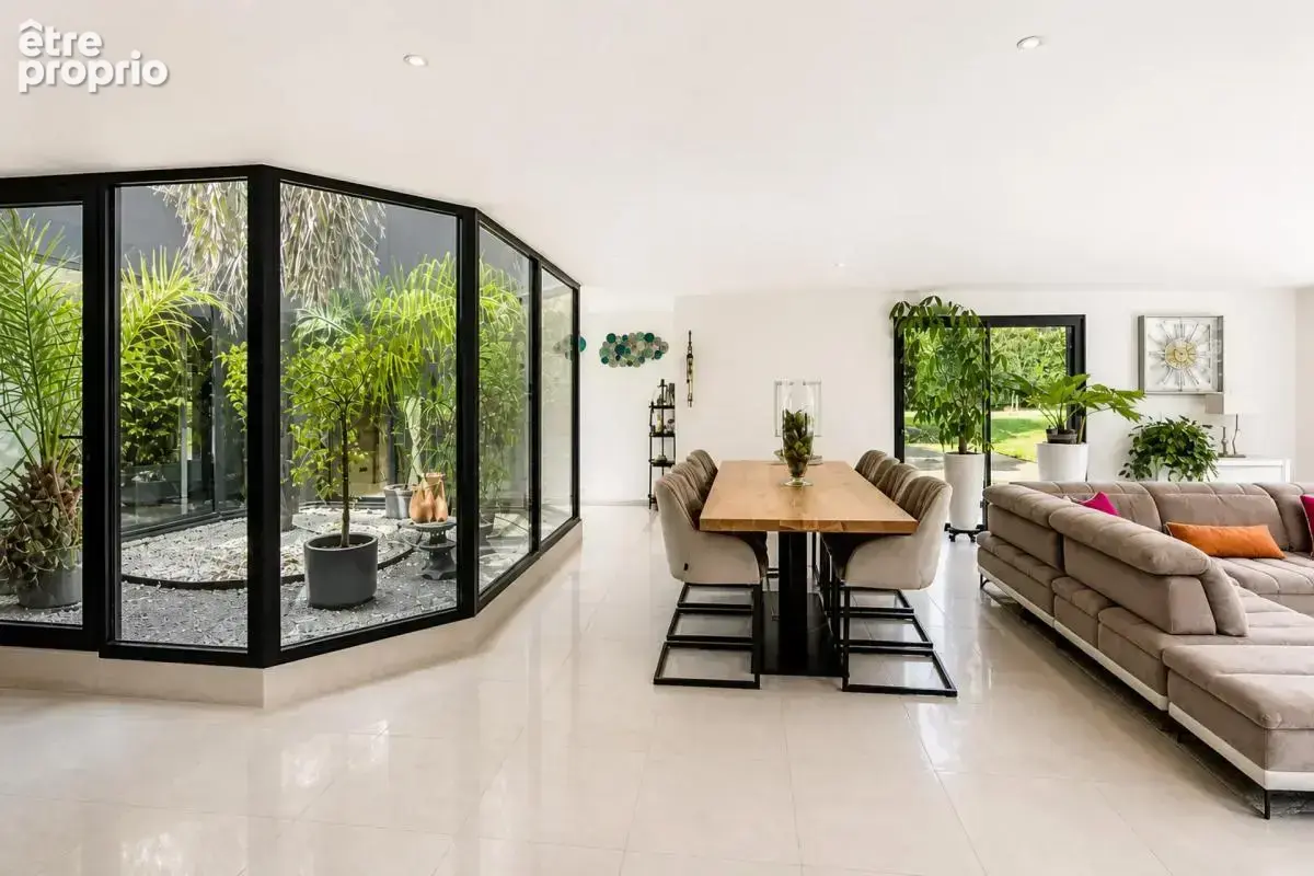 Maison de 6 pièces de 243 m² à Lubersac - photo 3