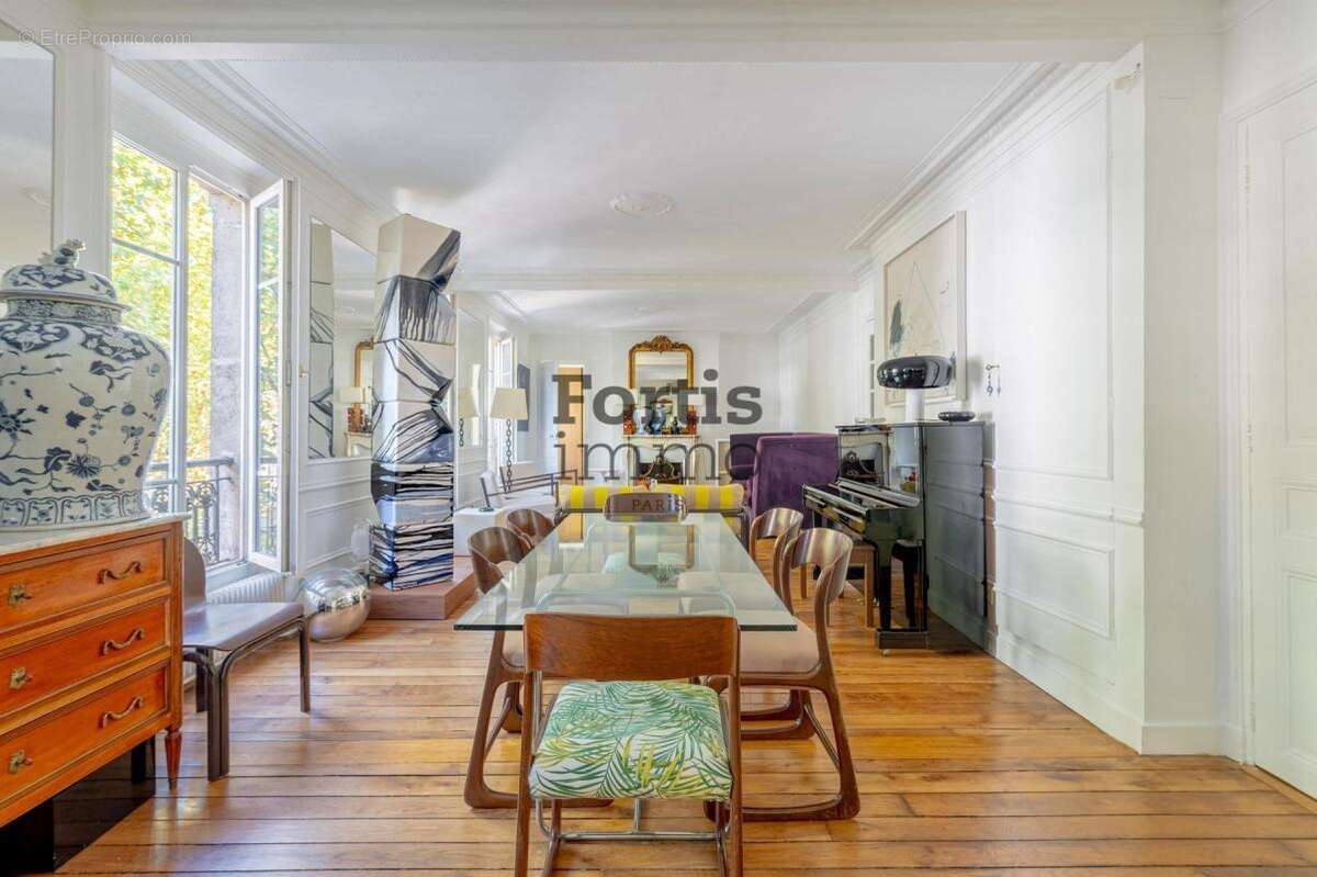 Appartement à PARIS-10E