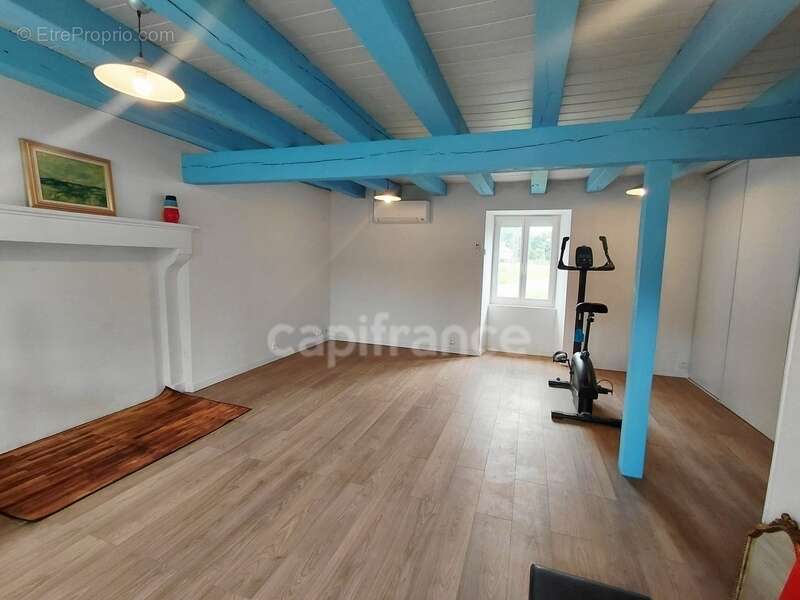 Maison en pierre 115m2 4 pièces ADRIERS (86) - photo 6