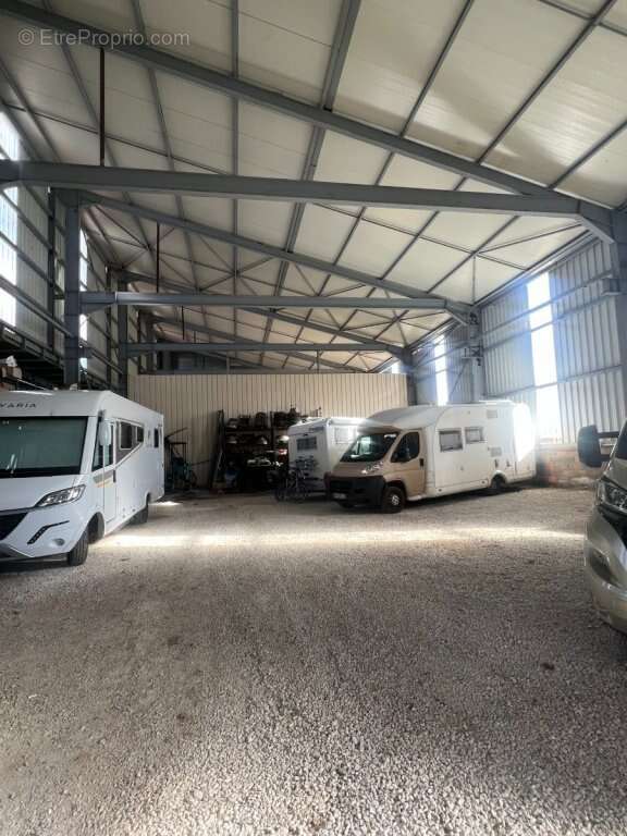 Commerce à SAINT-JEAN-DE-TREZY