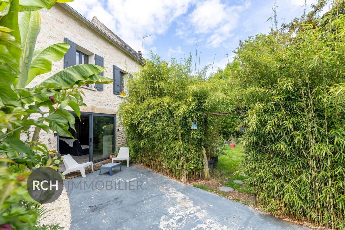 Maison à MEZY-SUR-SEINE