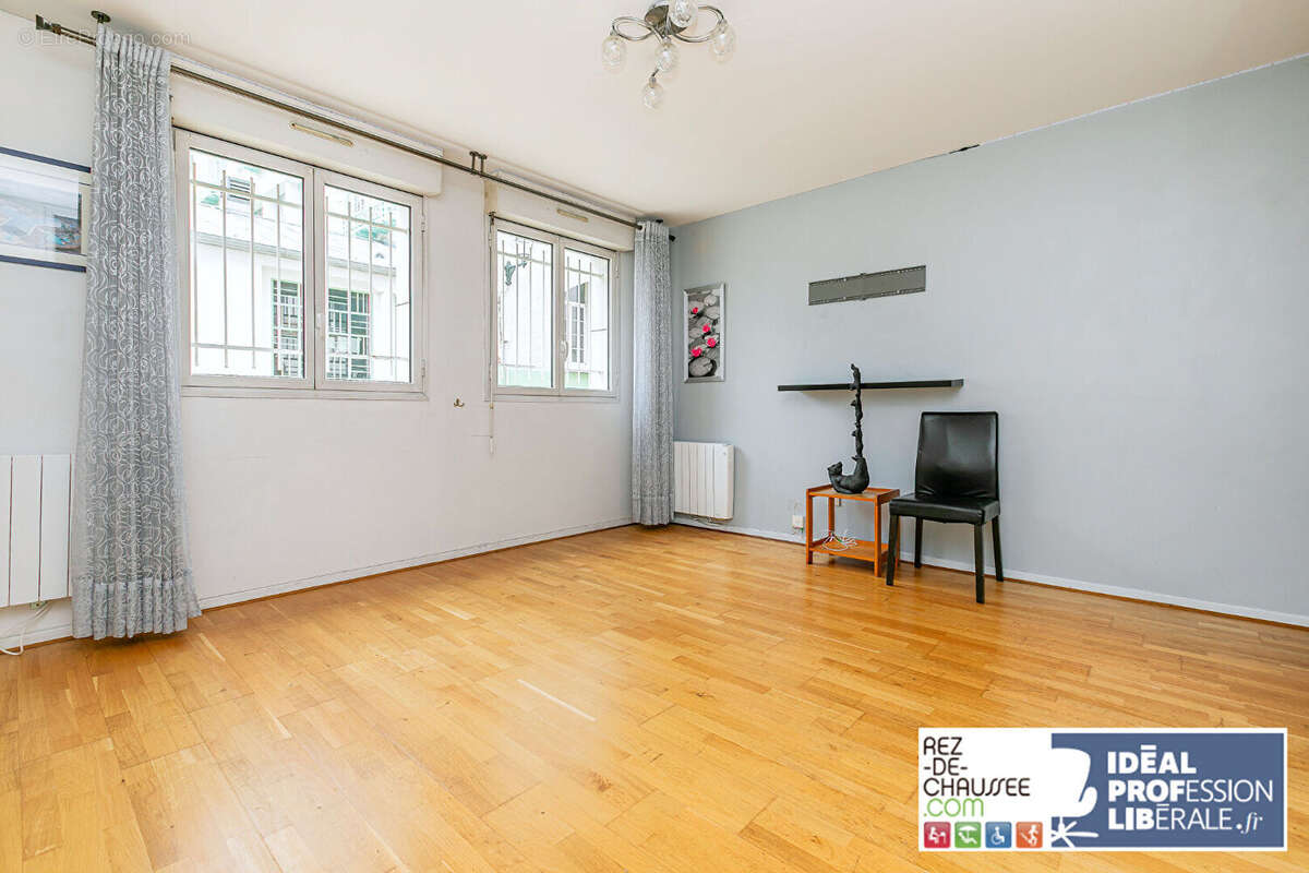 Bureaux a amenager en rez-de-chaussee 2-3 pieces - vieux puteaux - photo 4