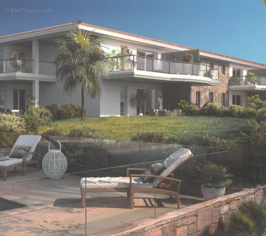 Appartement à PUGET-SUR-ARGENS