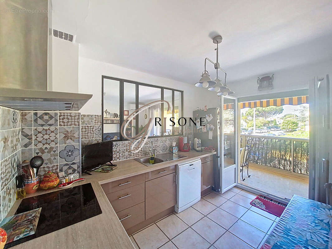 Appartement à SIX-FOURS-LES-PLAGES