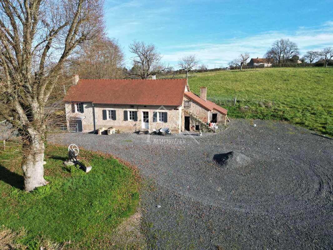 Maison à NEUILLY-LE-REAL