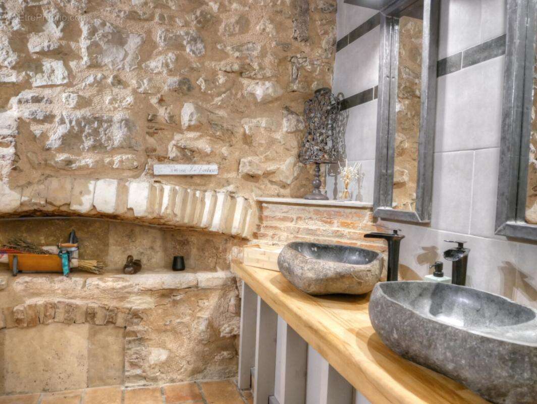 Commerce à MONFLANQUIN