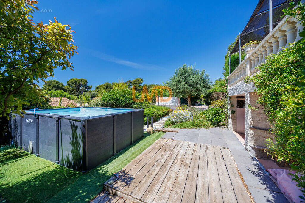 Les Caillols/ La commanderie- Maison- 5P-120 M2 + Studio indépen - photo 17