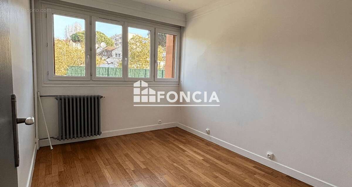 Appartement à VERRIERES-LE-BUISSON