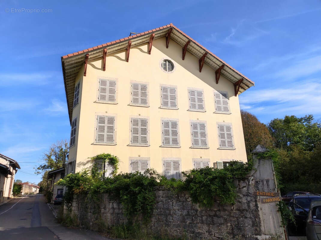 Maison à SIMANDRE-SUR-SURAN