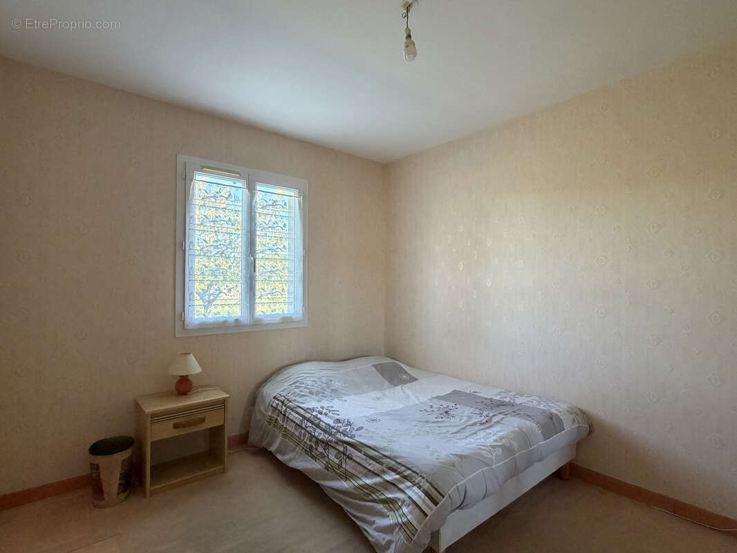 Maison à MONTAMISE