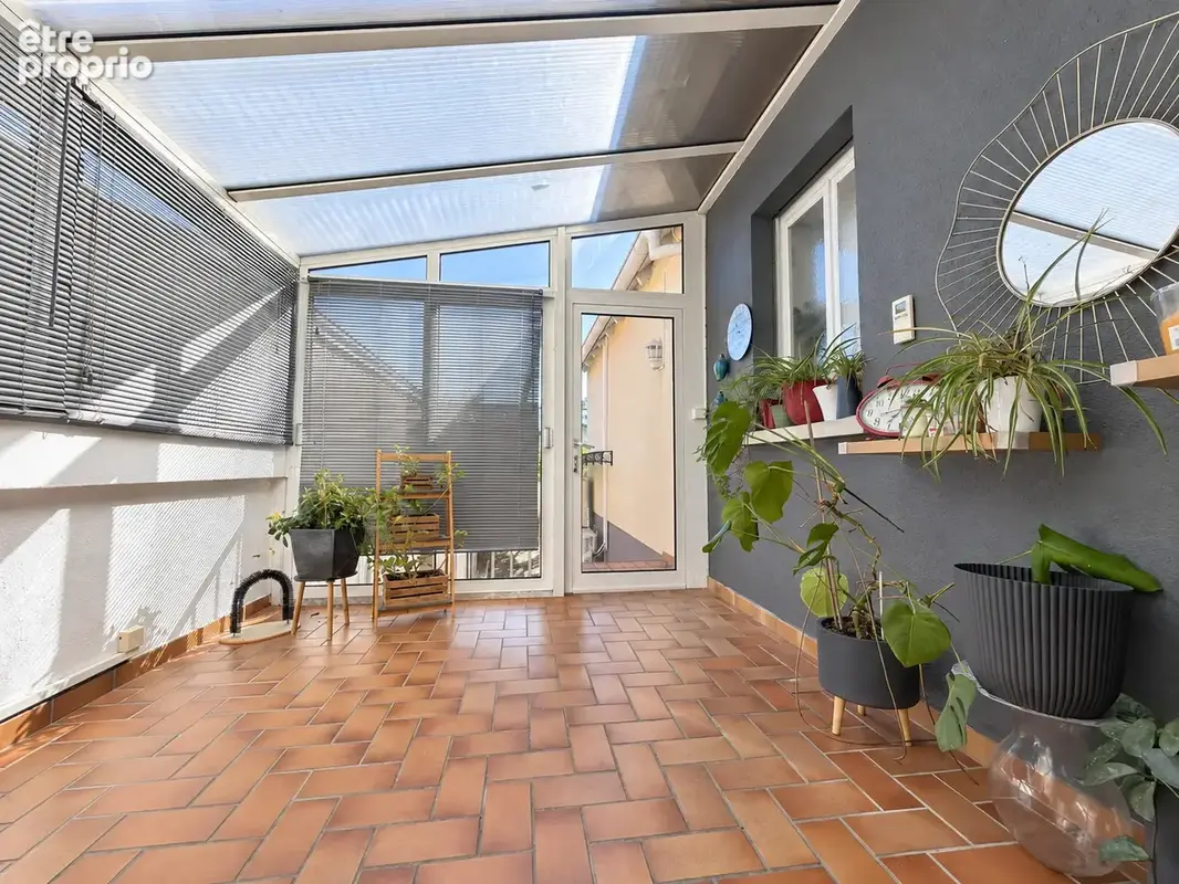 Maison 5 pièces rénovée   4 chambres vie de plain-pied et grand jardin intimiste - photo 7