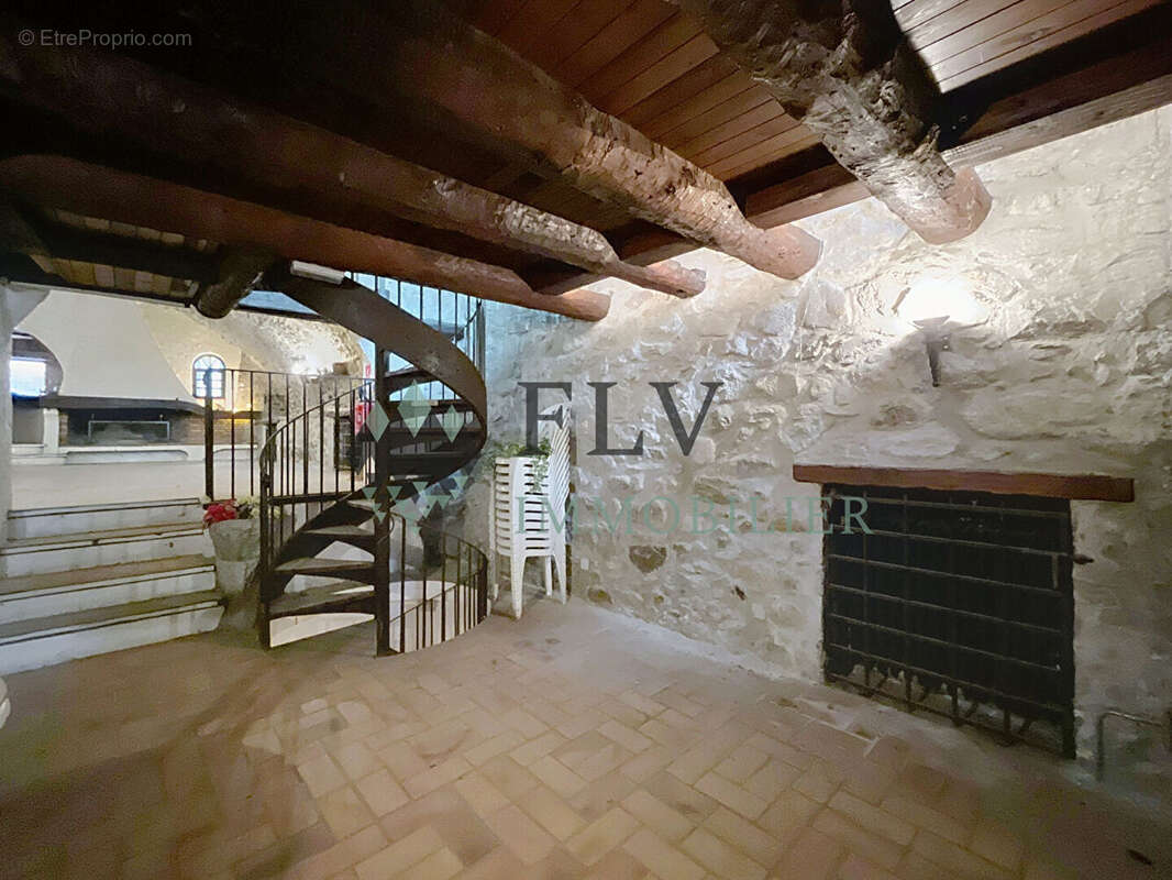 Commerce à SAINT-MARTIN-VESUBIE