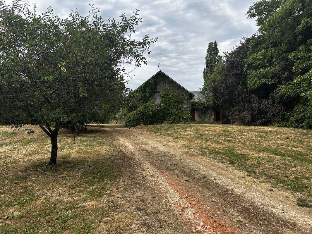 Maison à SAINT-PARIZE-LE-CHATEL