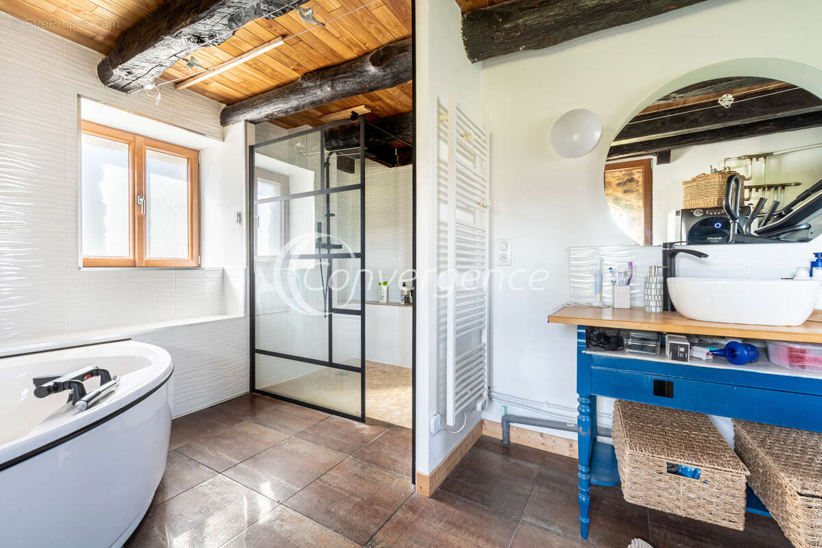 Maison à SAINT-VITTE-SUR-BRIANCE