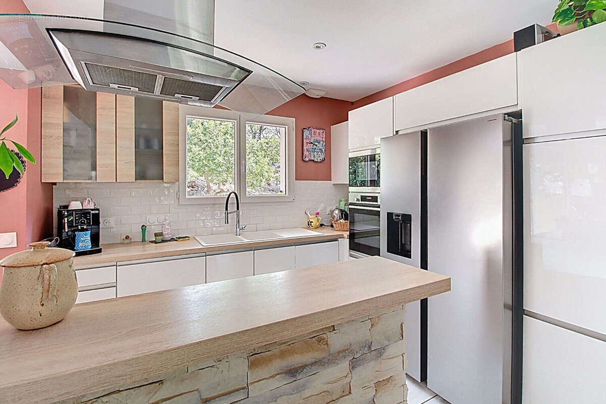 A VENDRE EN EXCLUSIVITÉ ! FIGANIÈRES Maison de plain-pied 126 m² 3 chambres Piscine et terrain de 2074 m² - photo 13