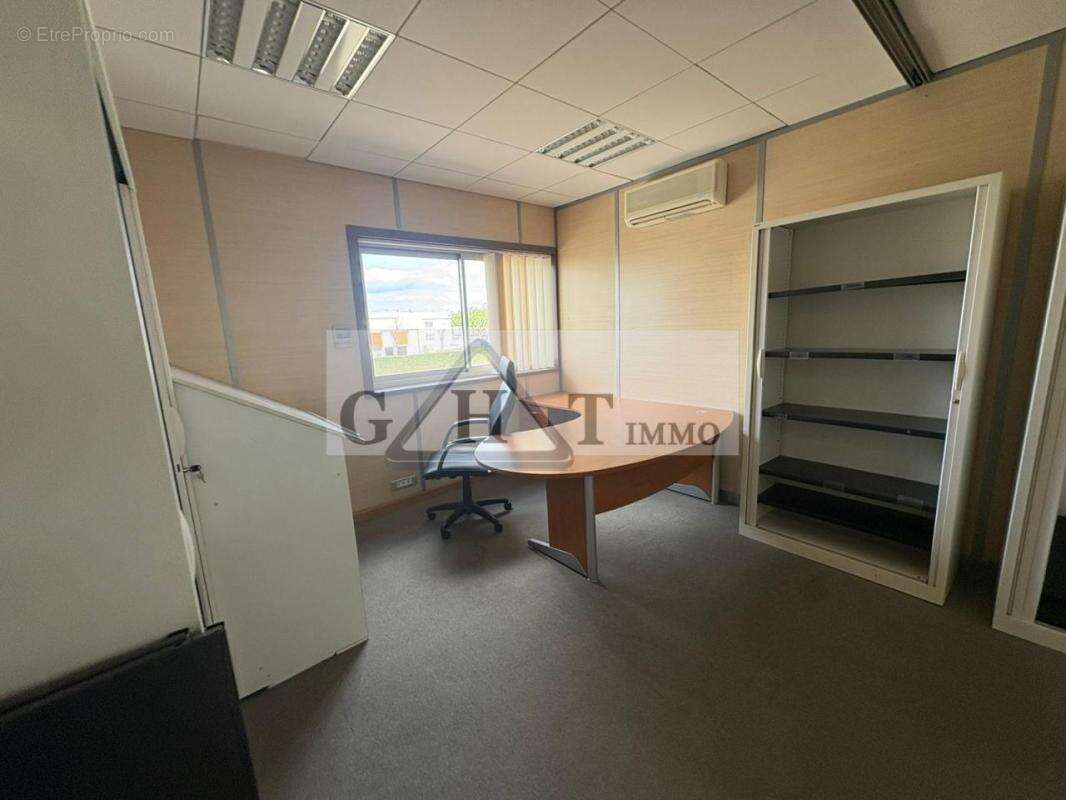 Entrepot bureau 400m² a vaux le penil a la vente - photo 8