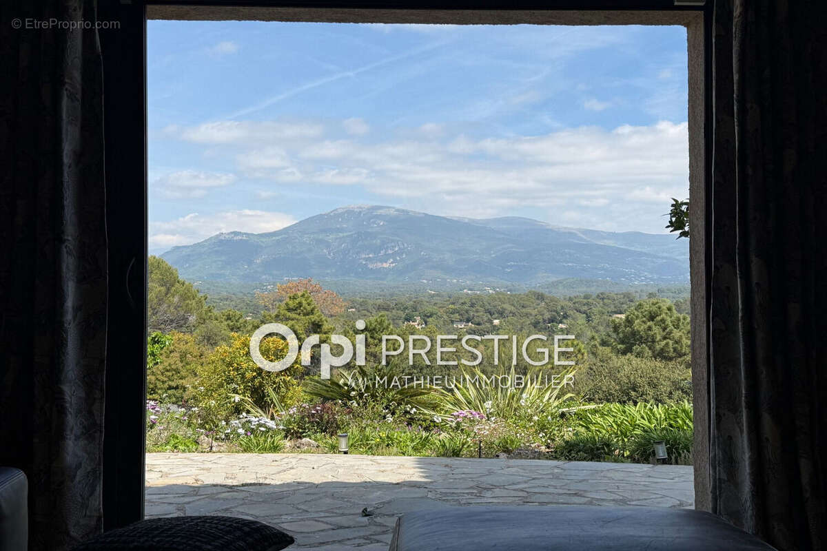 Maison à ROQUEFORT-LES-PINS