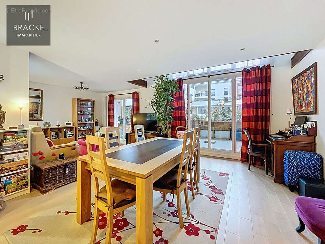 Appartement à COURBEVOIE