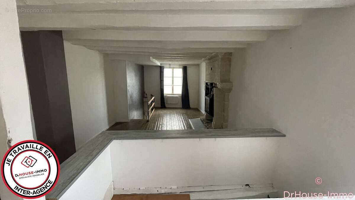 Maison à COUSSAY-LES-BOIS