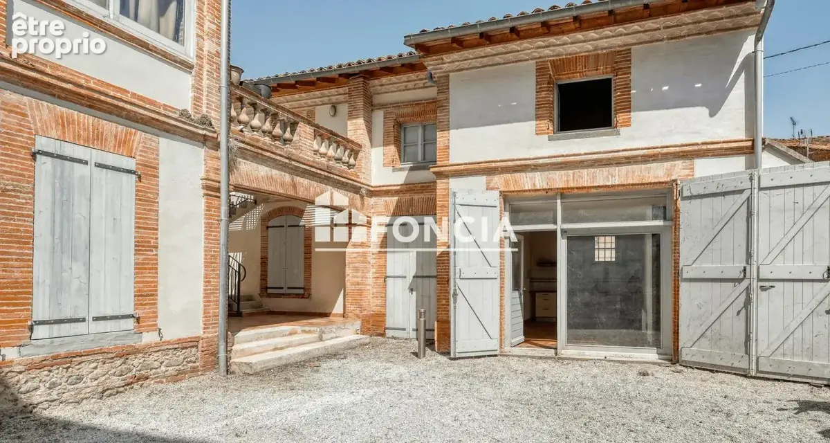 AUTERIVE.:  Duplex T2 – 43 m² – Ancien Hôtel Particulier - photo 2