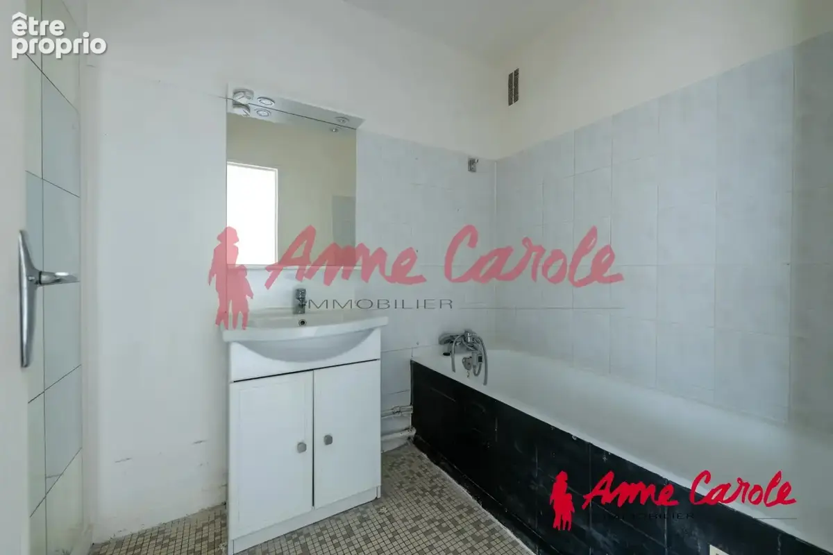 Appartement de trois pièces de 70 m2 avec loggia et cave en - photo 11