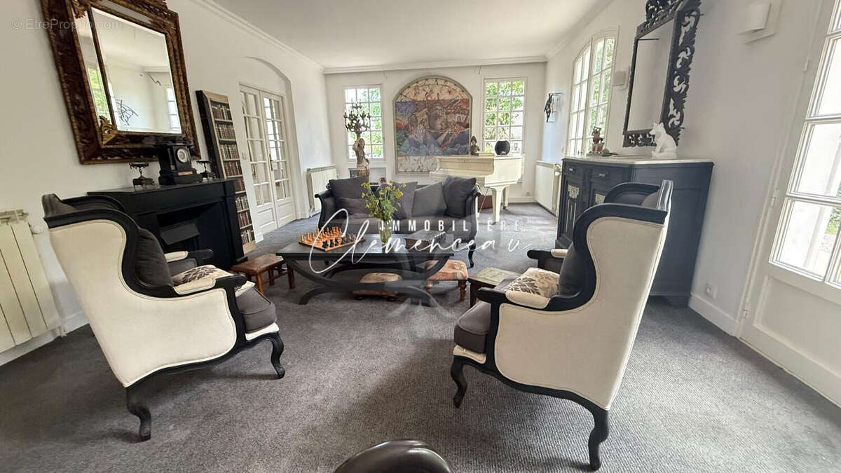 Maison à VERNEUIL-SUR-SEINE