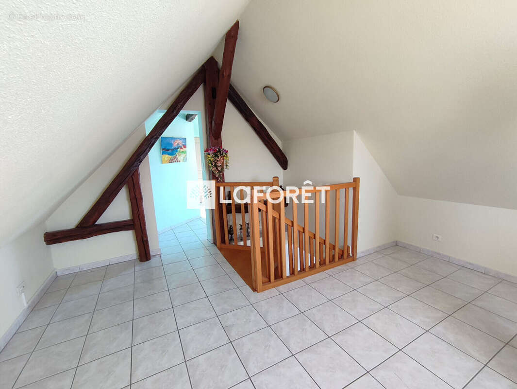 Maison Anjoutey 8 pièce(s)  186m2 loi carrez, - photo 11
