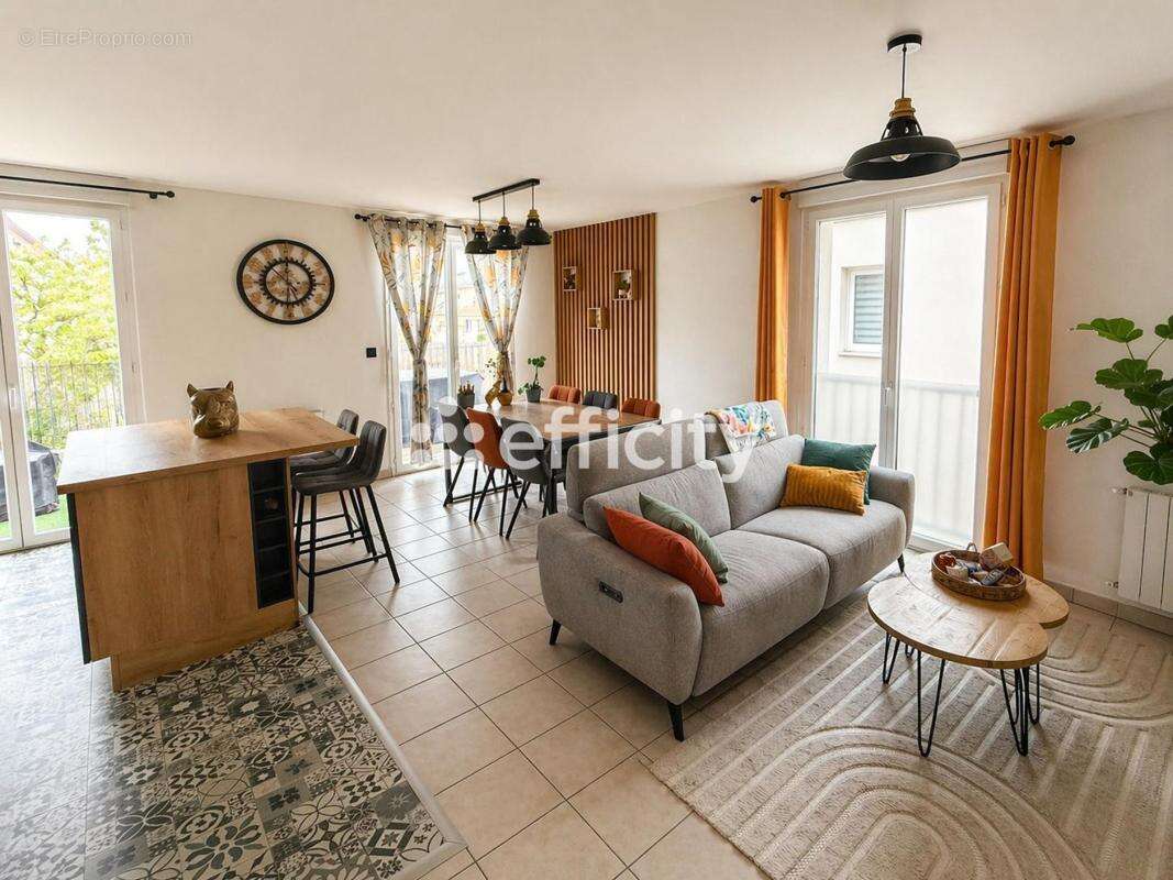 Appartement à CHENOVE