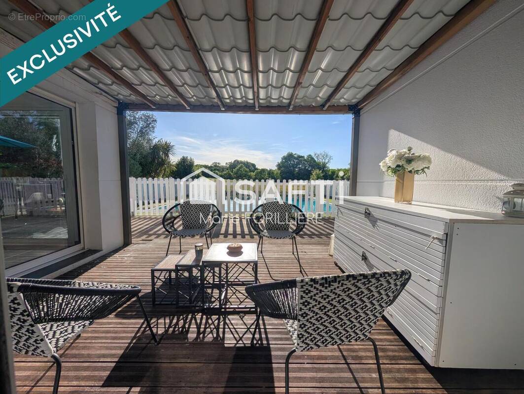 Photo 1 - Maison à CAMIAC-ET-SAINT-DENIS