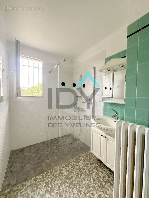 LE PECQ - Domaine de Grandchamp .Maison 175 m2 5 chambres - Au calme - photo 12
