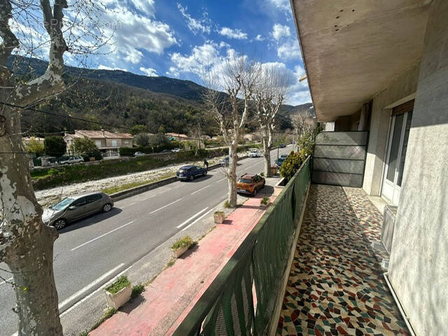 Appartement à CONTES