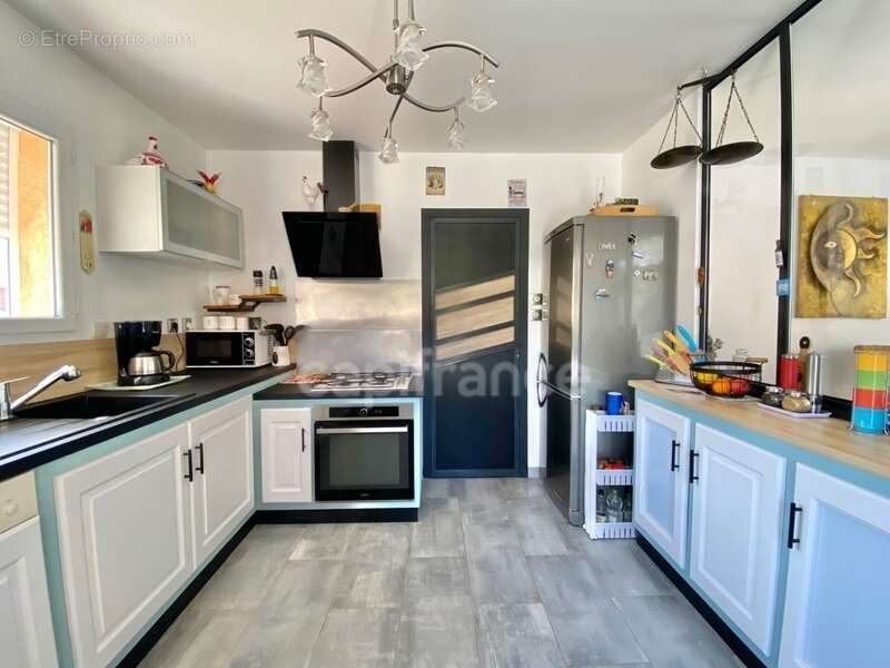 Maison à vendre 5 minutes d’Uzès : Villa lumineuse T5 116 m2 avec piscine, garage, terrain 1200m2 - photo 4