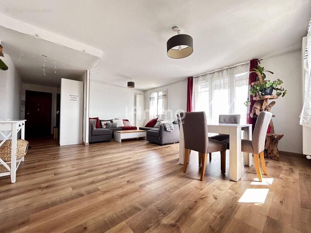 Appartement à CHAMPIGNY-SUR-MARNE