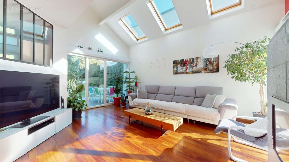 Maison à SAINT-MAUR-DES-FOSSES