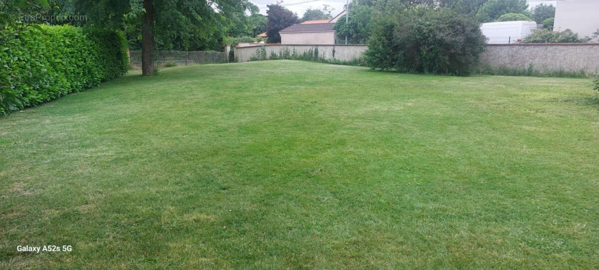 Terrain à LABARTHE-SUR-LEZE