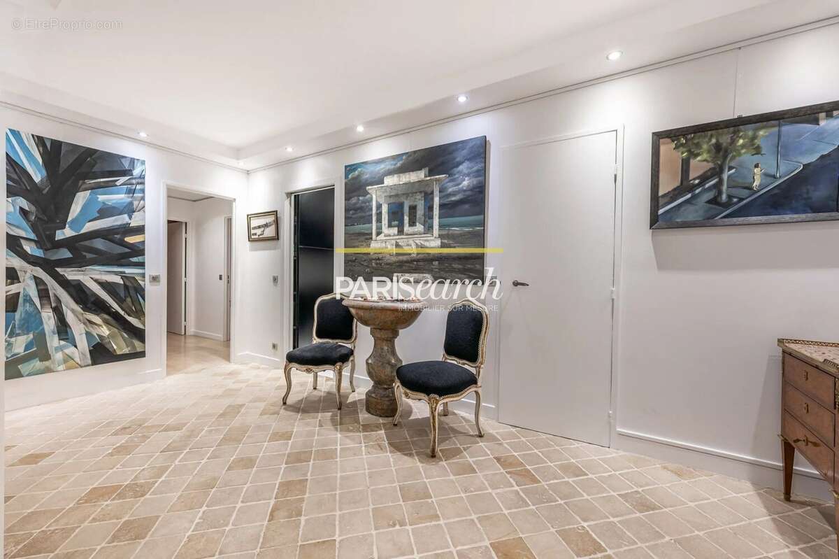 Appartement à NEUILLY-SUR-SEINE