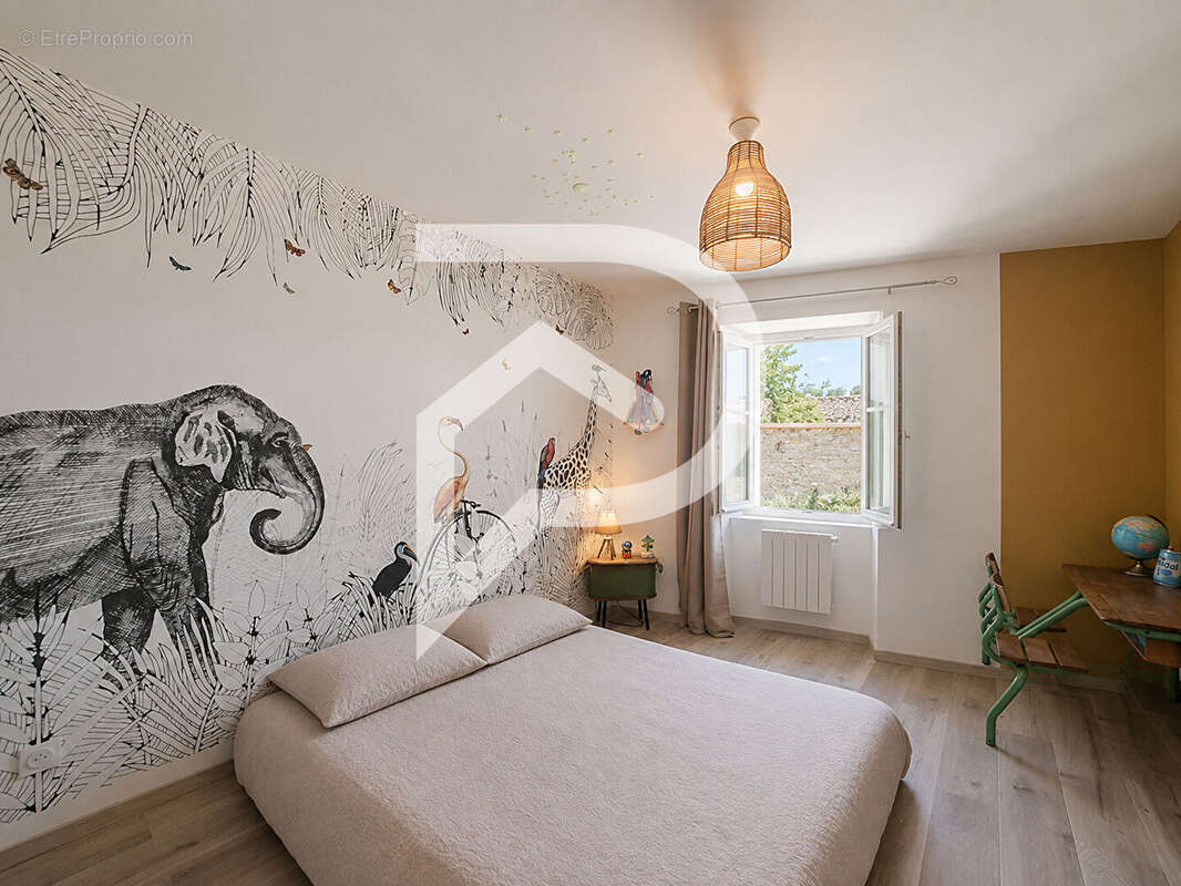 Maison à vendre Le Teil 8 pièce(s) 237 m2 - photo 6