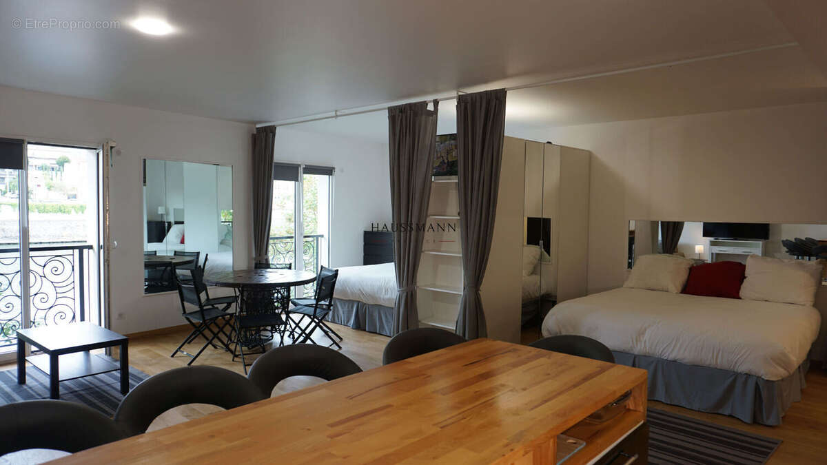 Appartement à NEUILLY-SUR-SEINE