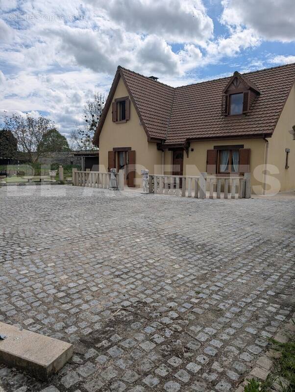 PXL_20250418_123659264 - Maison à NEUVILLE-FERRIERES