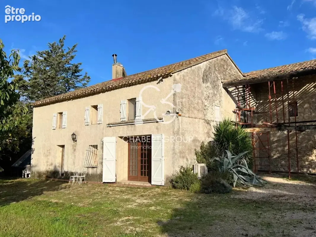 Sénas – mas provençal – 6 pièces – 164 m² habitables – terrain 2,3 ha – 218 m² avec annexes - photo 17