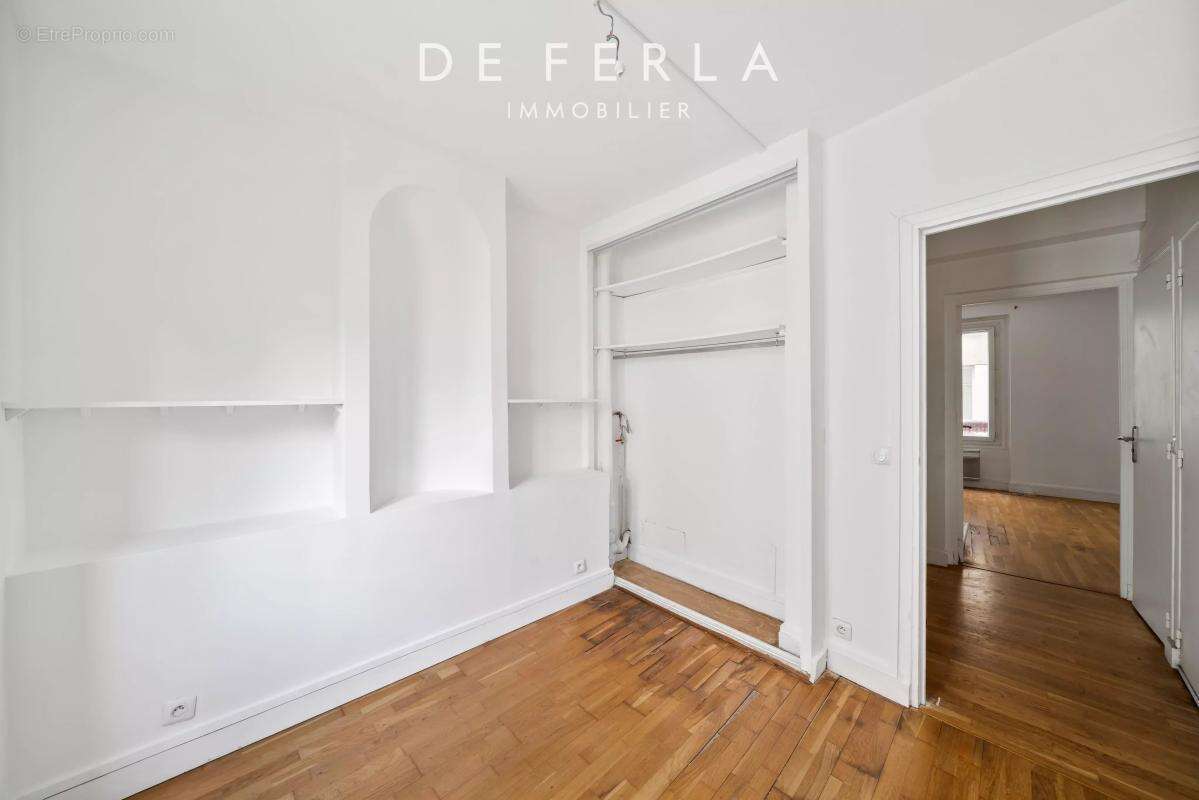 Appartement à PARIS-14E