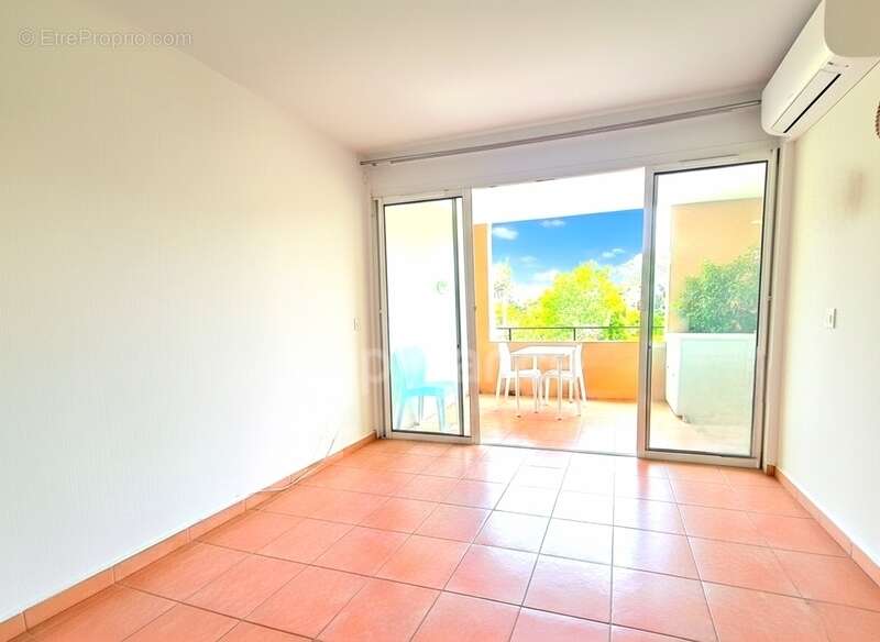 Appartement à SIX-FOURS-LES-PLAGES