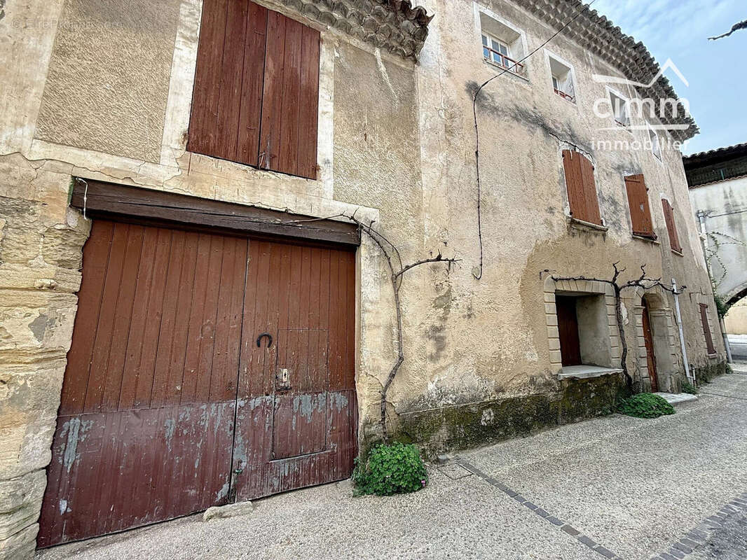 Maison 180 m² à Mazan  - photo 4