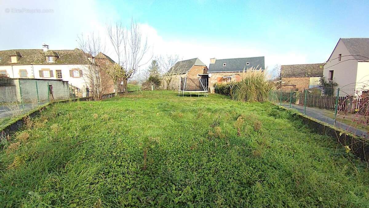 Maison à CLAIRVAUX-D'AVEYRON