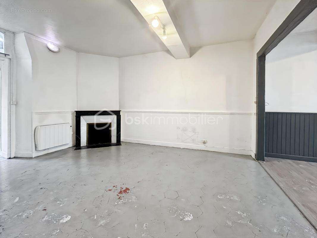 Maison à SAINT-JULIEN-DU-SAULT