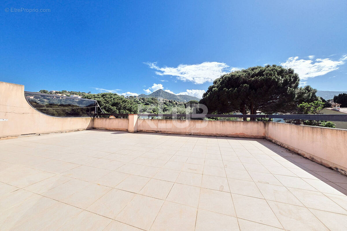Appartement à L'ILE-ROUSSE