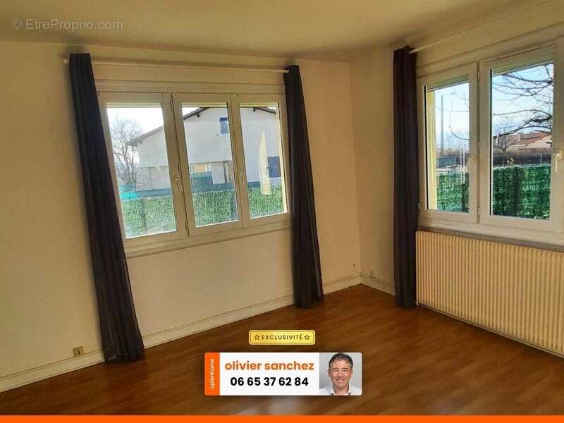 COURNON (63) - 7 pièces - DPE D - 162m² -  Vue dégagée sur la chaîne des Puys - photo 8