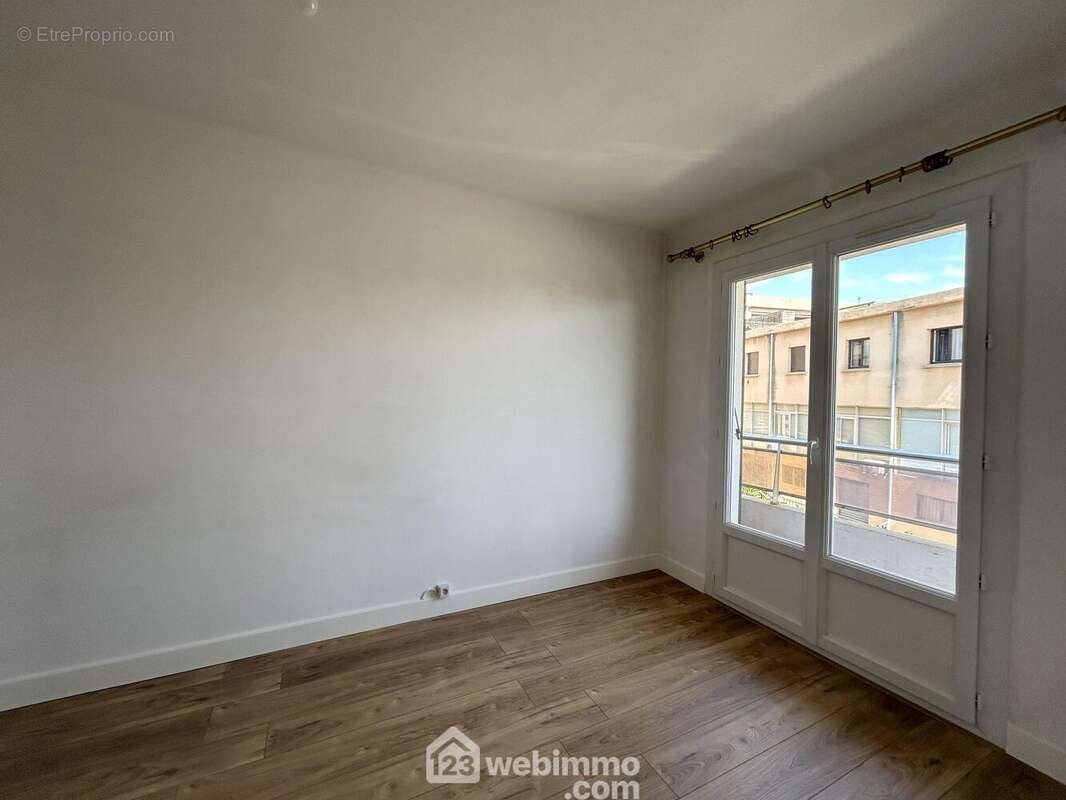 Chambre n°2 - Appartement à BIGUGLIA
