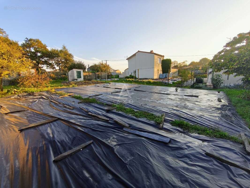 Terrain à TILLIERES